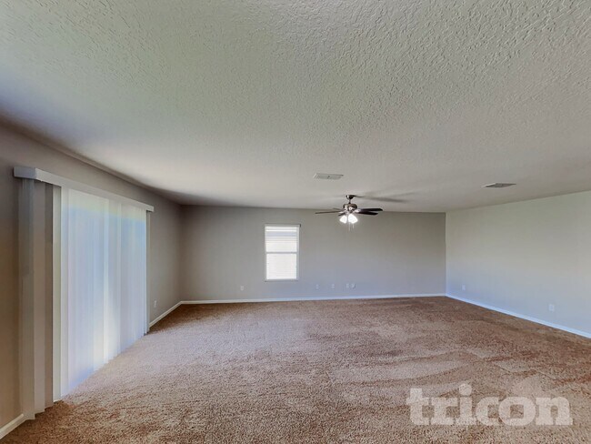 Photo - 464 Harley Dr