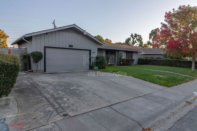 Photo - 1056 Cameron Way