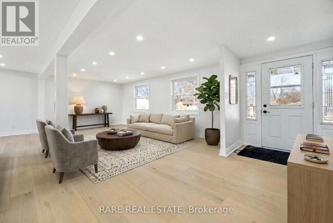 Photo - 314 Laughton Crescent
