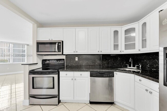 Photo - 2750 NE 183rd St Unit 806