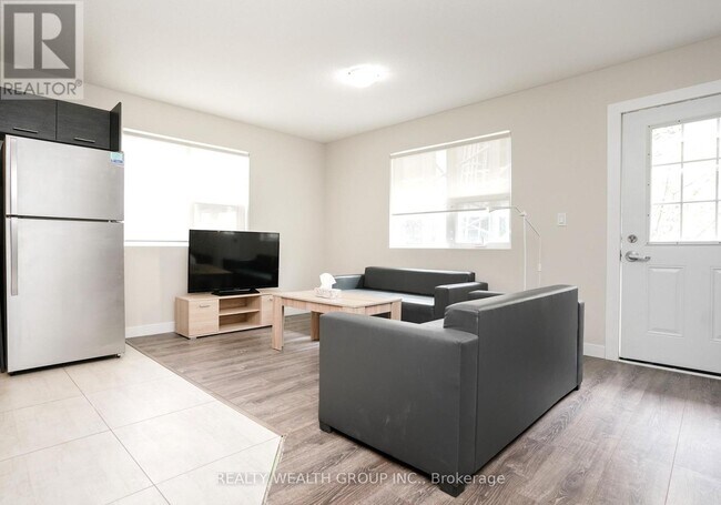Photo - 288 Albert St