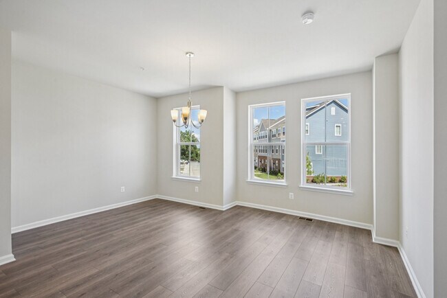 Photo - 9636 Killenney Pl