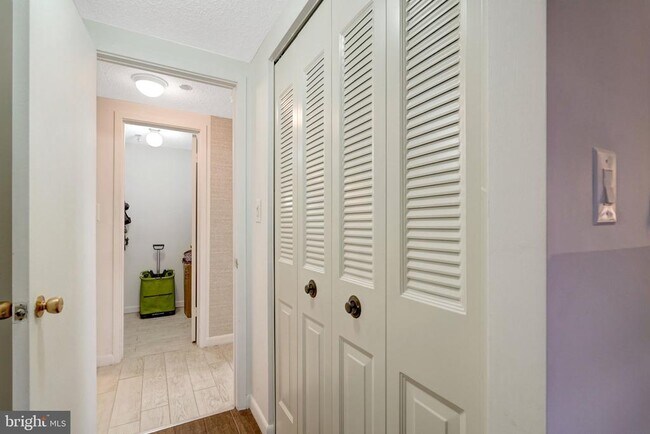 Photo - 3709 S George Mason Dr Unit 415E