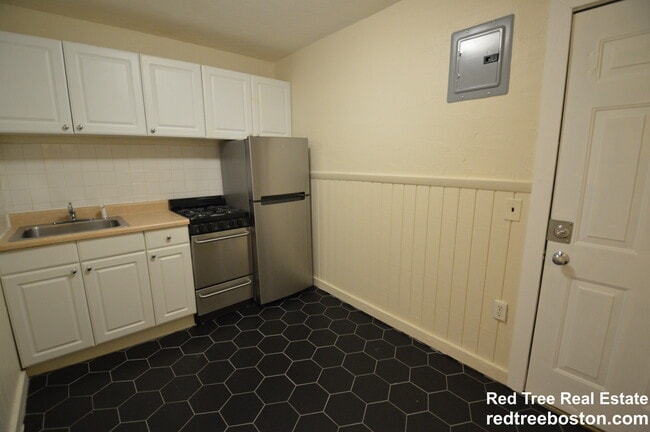 Photo - 303 Hancock St Unit 2