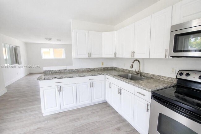 Photo - 2840 NW 8th St