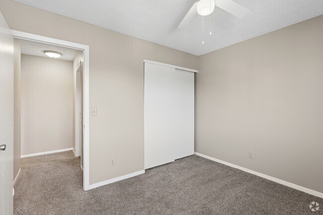 2BR, 1BA - 850SF - Bedroom