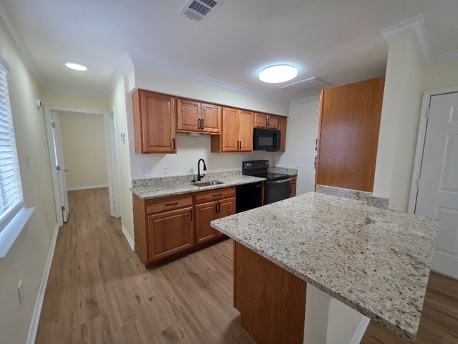 Photo - 57400 Oak Ave