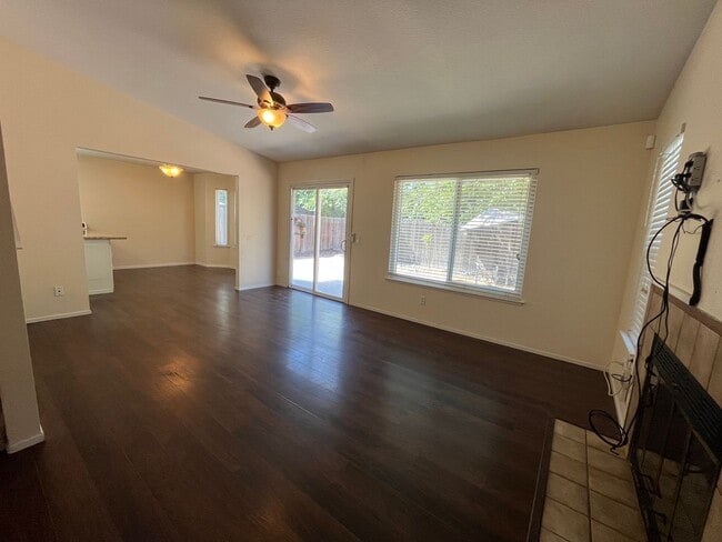 Photo - Spacious 3bed 2.5bath 2 story home available now!