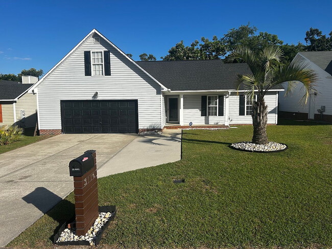 Building Photo - Single Family Home