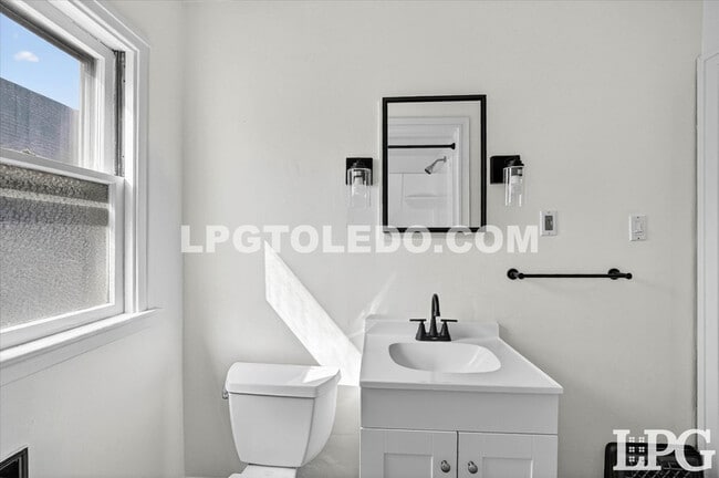Photo - 4124 Vermaas Ave