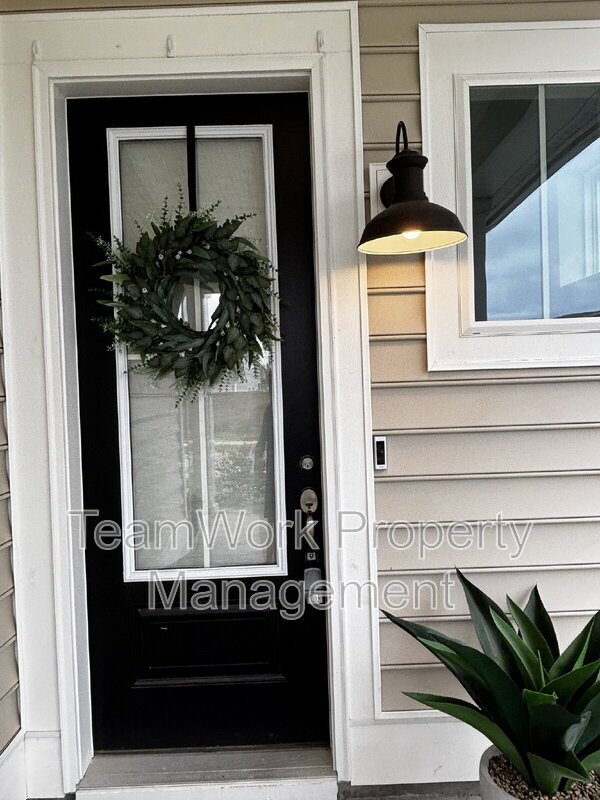 Photo - 214 Narrowleaf Ave