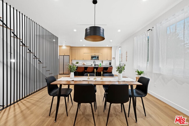 Photo - 841 N McCadden Pl