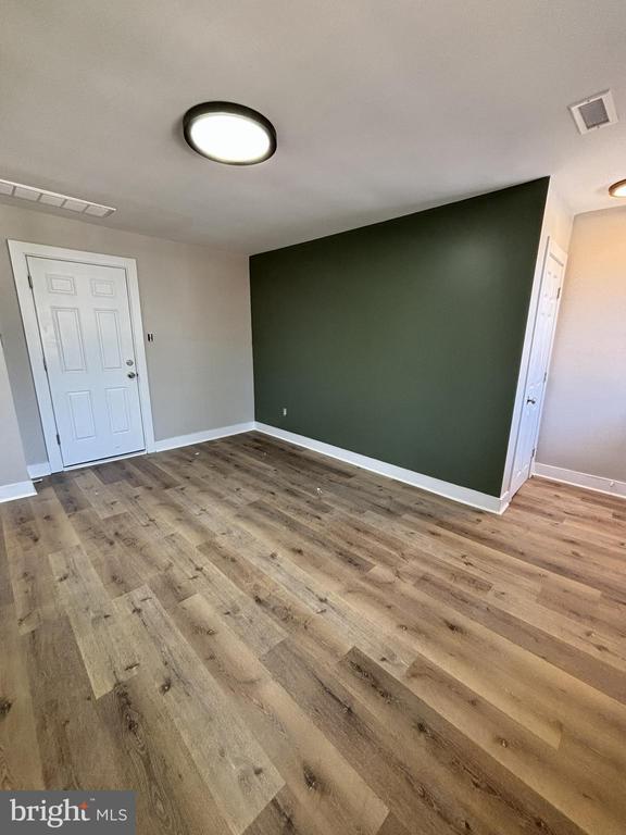 Photo - 18 W 5th St Unidad C