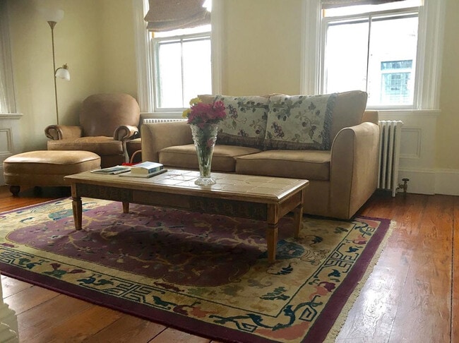 Photo - 82 Thames St