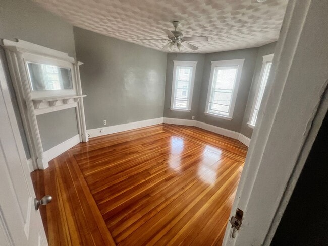 Building Photo - 9 Payson Ave Unit 2 Rental