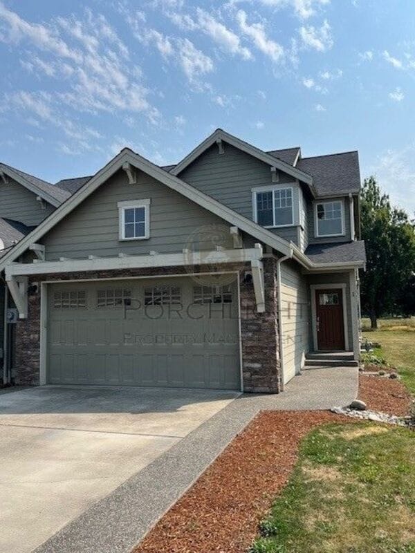 Building Photo - 2200 Greenview Cir Unit 1