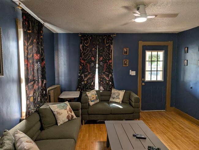 Photo - 772 Hillview Ave