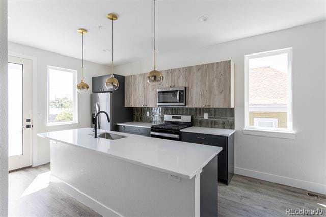 Photo - 1592 Ames St