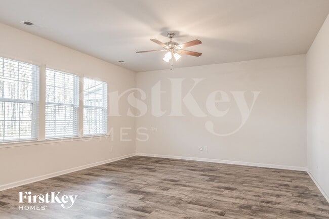Photo - 272 Witch Hazel St