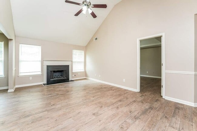 Building Photo - 4943 Bryant Dr
