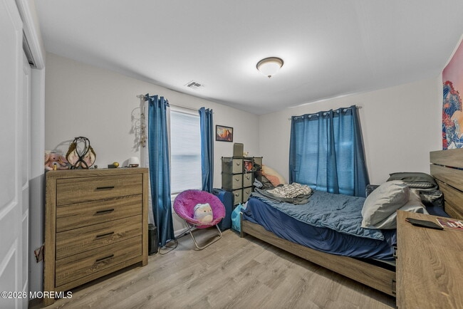 Photo - 816 King Georges Rd