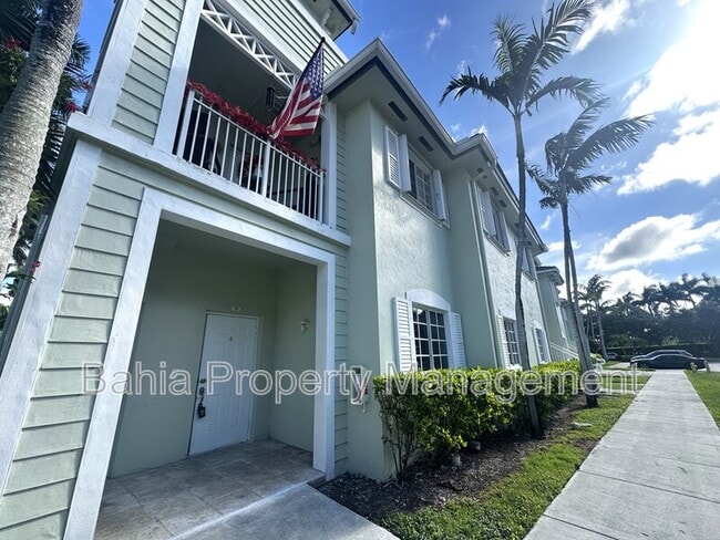 Building Photo - 2731 NE 3rd Dr Unit 101