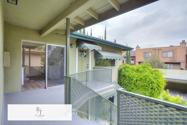 Photo - Fully Upgraded Spacious 2-Bedroom Unit in Prime Arcadia Location Unit D