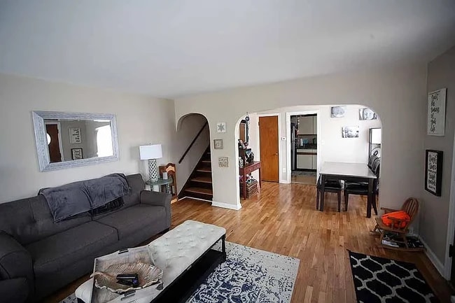 Photo - 220 Madison St