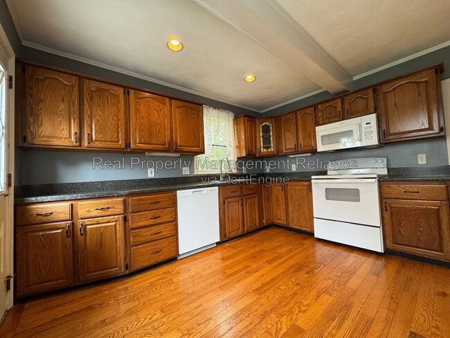 Photo - 62 1/2 Essex Street