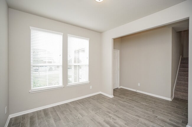 Photo - 5463 Grand View Dr
