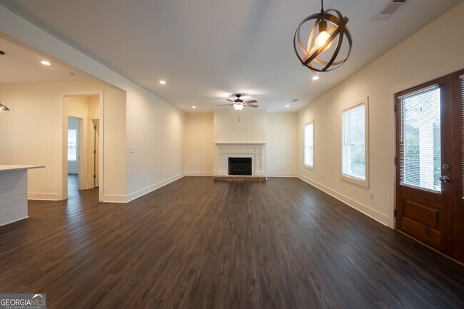 Photo - 1000 Bell Cir