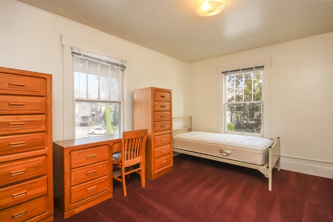 Photo - 1318 Wilmot St