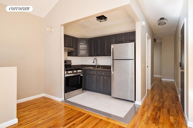 Photo - 315 E 163rd St