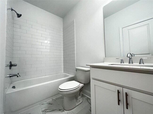 Photo - 235 Sims Park Pl.