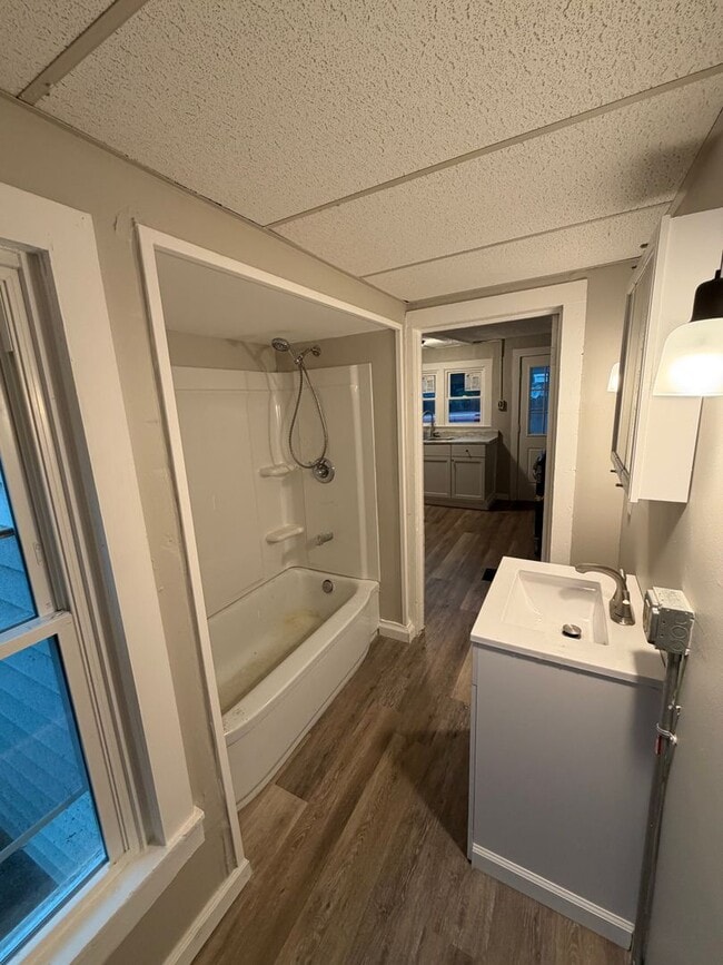 358 S 6th St Unit 1