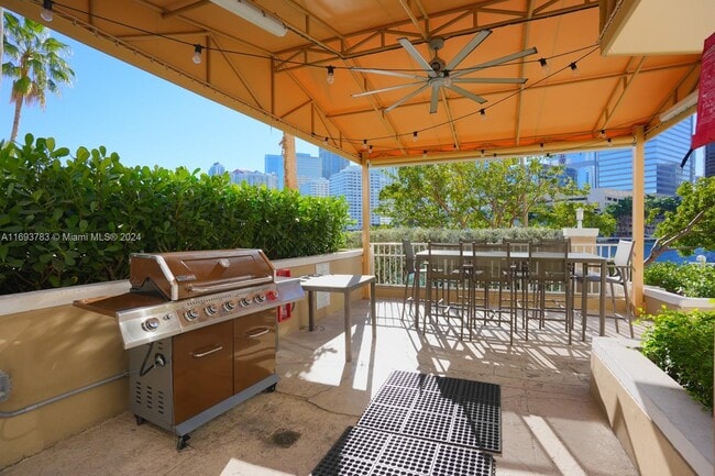 Photo - 701 Brickell Key Blvd