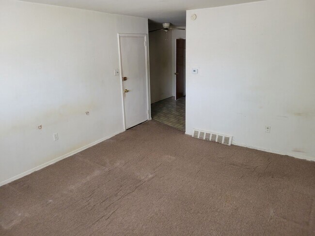 Building Photo - 6419 Tulip St Unit Tulip Street 2nd Floor