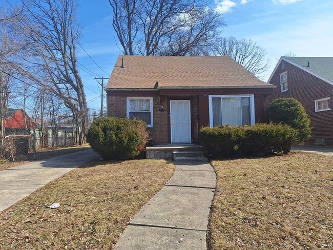 Building Photo - Cozy Bungalow