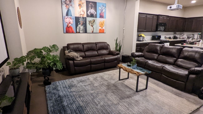 Photo - 1605 Arcilla St