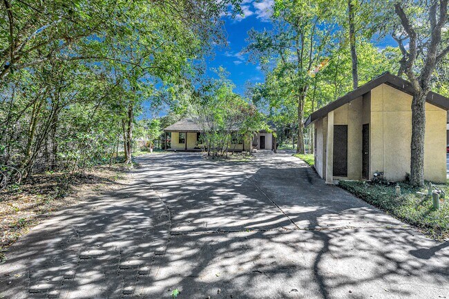 Photo - 32 E Rivercrest Dr