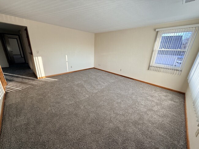 4760 Holiday Dr Unit 4