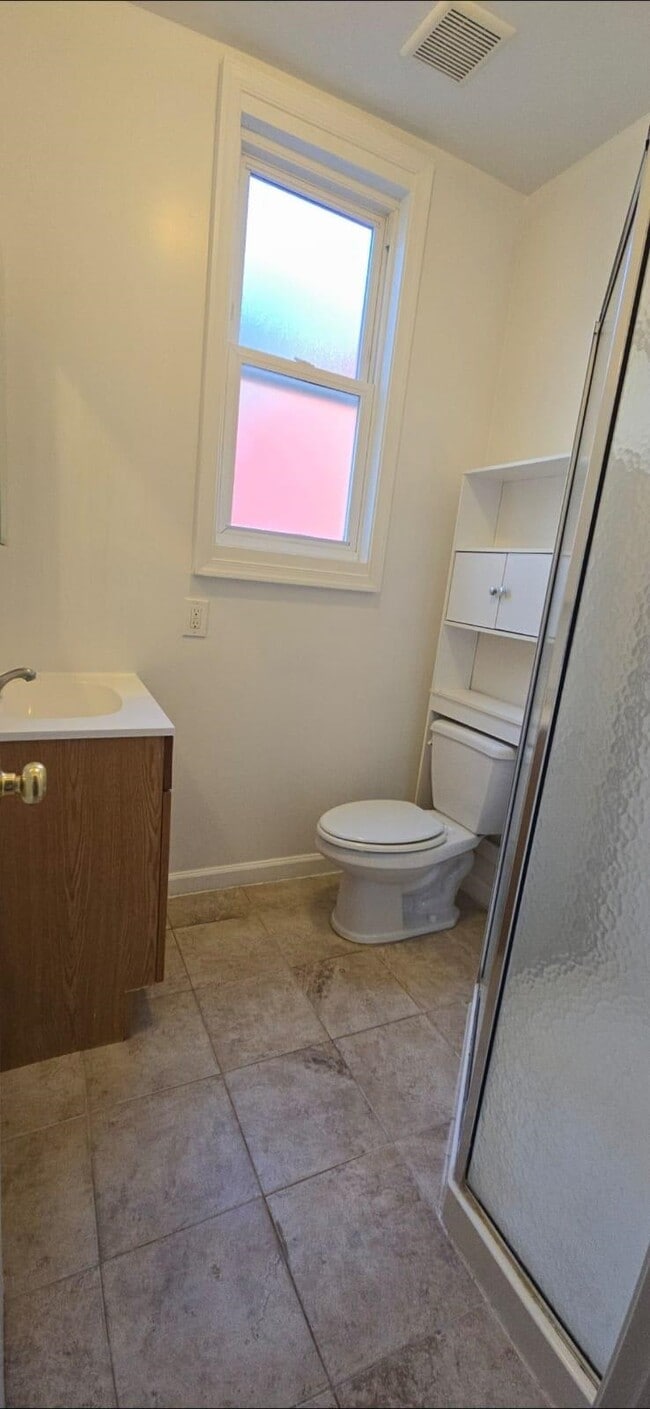 Photo - 18 E 17th St