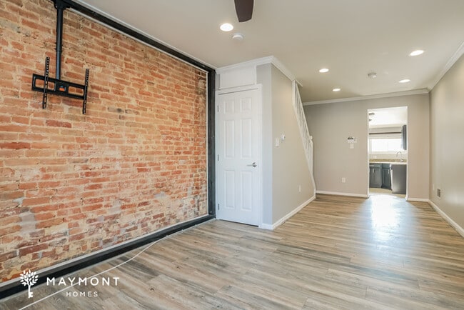 Photo - 111 E Fort Ave