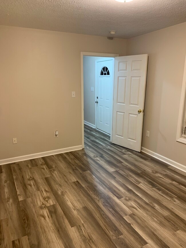 7311 Annie Ln Unit B