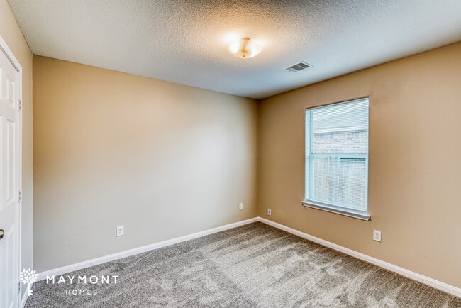 Photo - 4810 Tulip Trail Ln