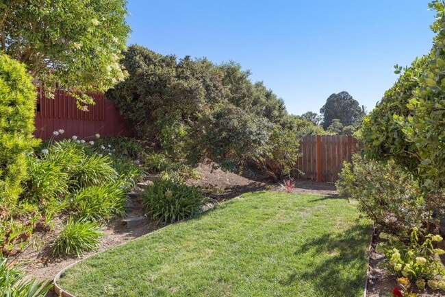 Photo - 2016 Fairmont Dr