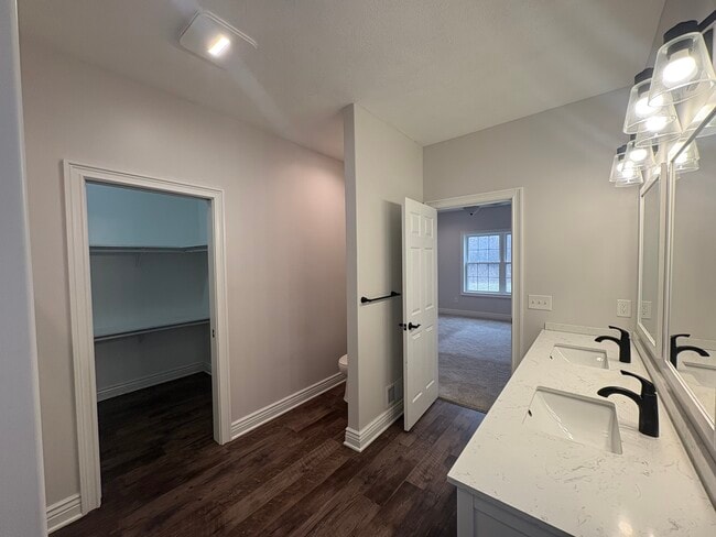 Photo - 205 Ridgeview Dr