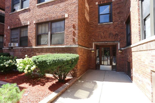 Photo - 629 W Cornelia Ave Condo Unit N3