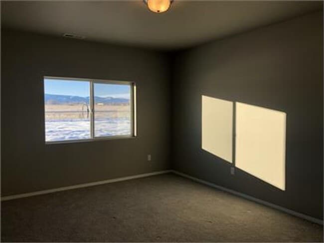 Photo - Beautiful 3 bedroom 2 bath house in Bozeman with a fenced yard