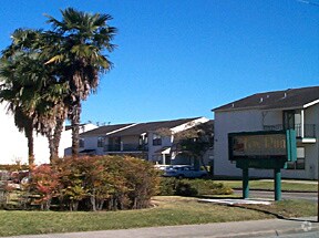 Fox Run Apartments - Fox Run Apartments